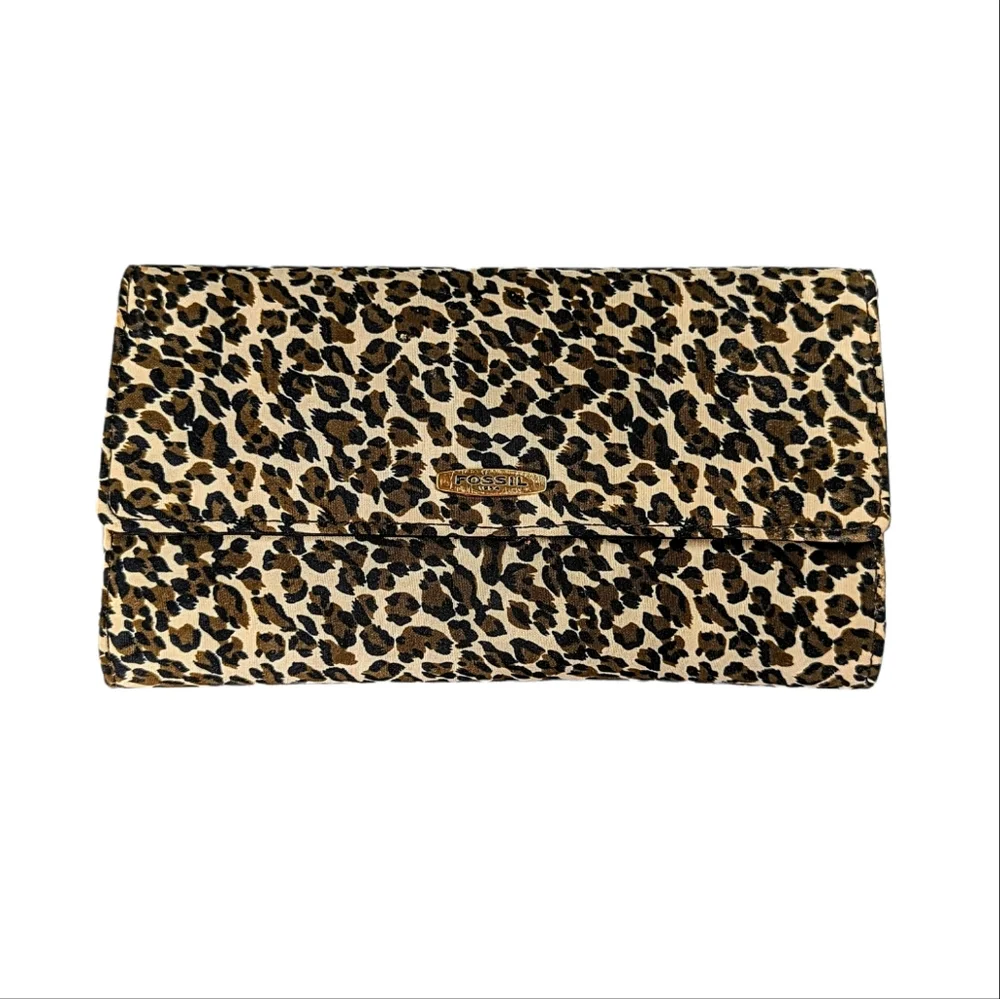 Fossil Cheetah Nylon Vintage Wallet - Picture 1 of 8